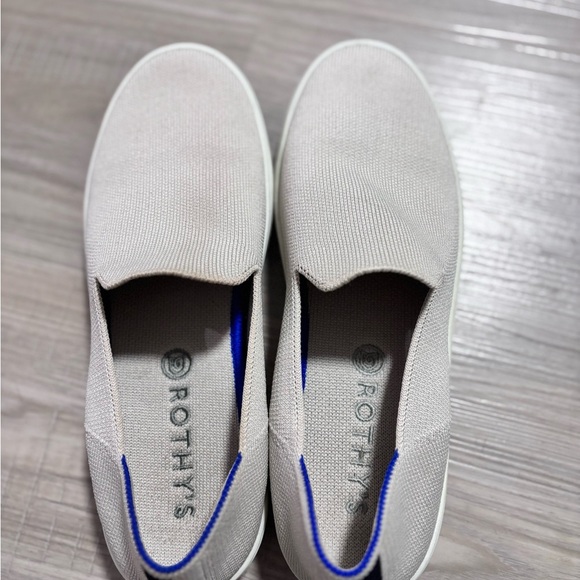 Light Gray Slip-On Loafers with Elastic‎ Goring and Rubber Sole - Picture 6 of 7